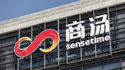 我在威海试了试AI霸屏代理，一个月赚回半年房租，这事儿靠谱吗？